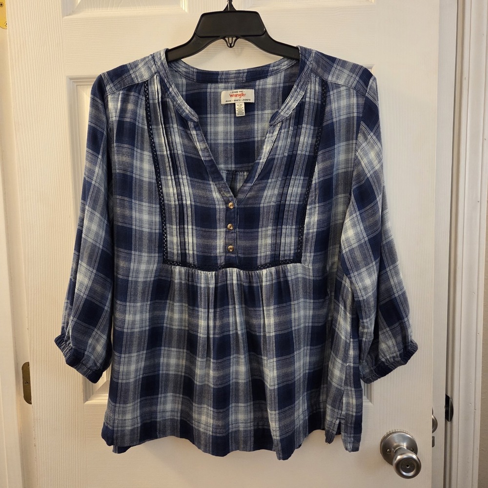 Wrangler sz XL blue plaid pullover blouse 100% viscose feminine western casual